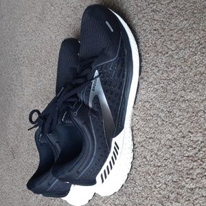 Women's Brooks Adrenaline shoes